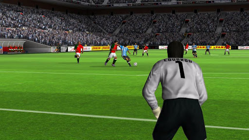 Real Football 2012 - صورة شاشة 1