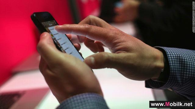 «شارك» يشجع الشباب على التطبيقات الذكية