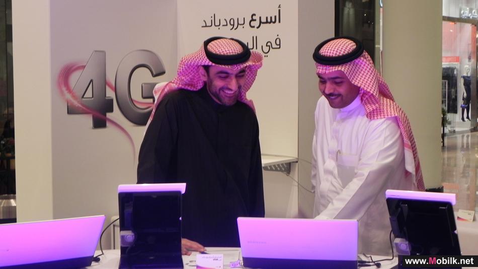 الرئيس التنفيذي لهيئة الحكومة الإلكترونية يزور منصة VIVA البحرين لتجربة شبكات 4G LTE