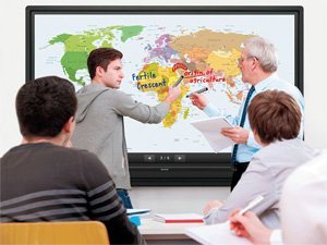 شارب تستعرض أحدث تقنياتها التعليمية في معرض الخليج لمستلزمات وحلول التعليم 2014